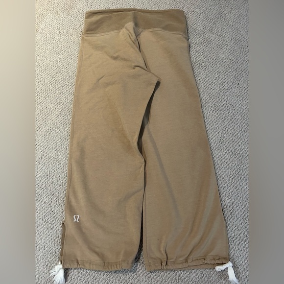 Lululemon cotton spandex capris size small - Picture 2 of 3